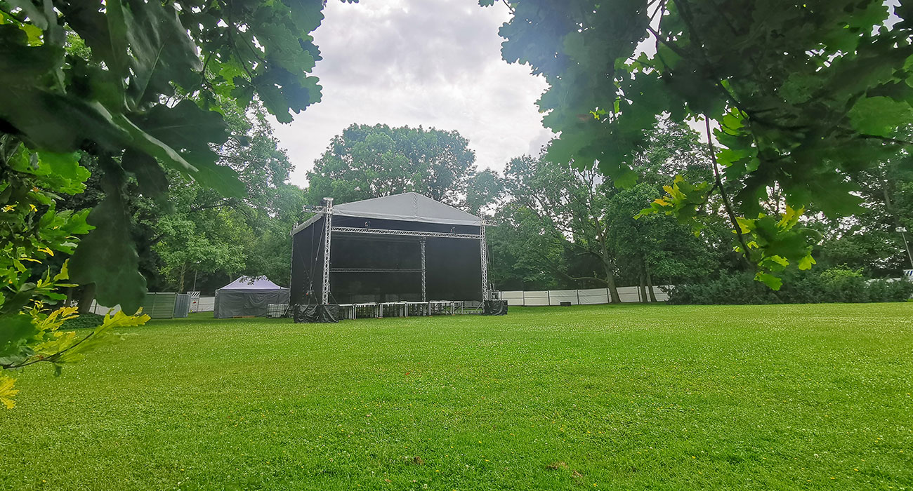 Hauptbühne im Schlosspark